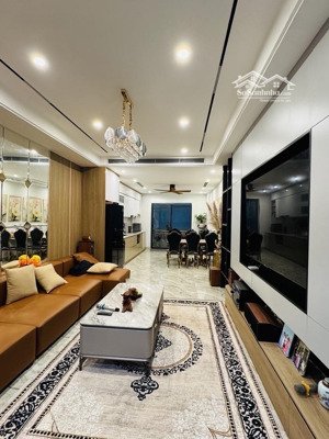 siêu phẩm phố ngọc lâm - 6 tầng thang máy - full nội thất xịn xò - ô tô 7 chỗ vào nhà- 60m-16.8 tỷ