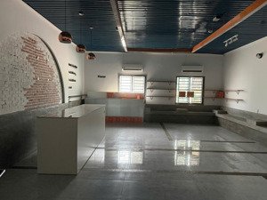 cho thuê mặt bằng lô góc 2 mt vương thừa vũ, sát võ nguyên giáp