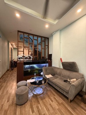 bán nhà 45m2 văn quán, 4 tầng 9,x tỷ. oto đỗ cửa,dân xây chắc còn rất mới sẵn vào đón tết bính ngọ