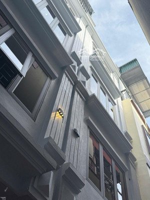 nhà phố bà triệu hà đông không gian sống lý tưởng cho gia đình có con nhỏ
đi vài bước đến trường