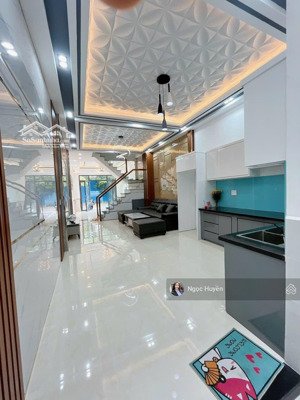 cực phẩm- nhà 3 tầng - hxh - gần vđ2 - phạm văn đồng - dt: 120m2 - giá 6,9 tỷ