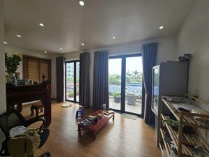 nhà 3 tầng mới đẹp dt 189m2 - mt 13.5m - thôn hậu dưỡng, thiên lộc, hà nội - cạnh ct4 và kcn btl