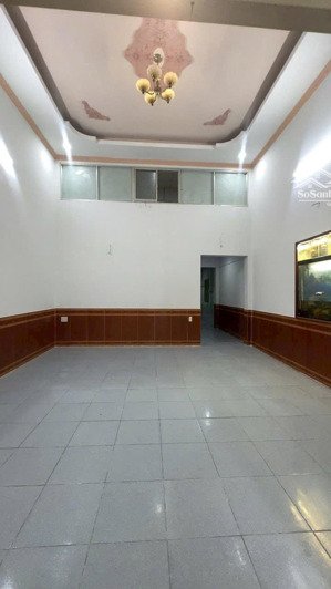 nhà đẹp kinh doanh ngay trung tâm tp dĩ an, đường nhựa 9m thông