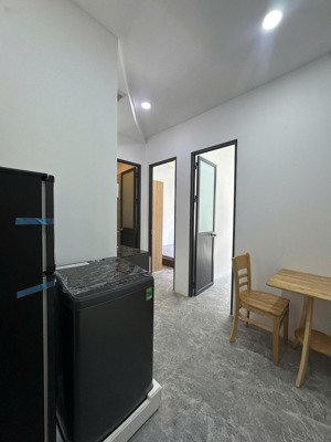 căn hộ 2 phòng ngủ - ban công - gần phố ẩm thực phan xích long - hoa sứ - quận phú nhuận