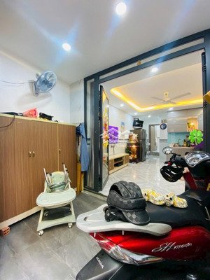 chính chủ bán gấp nhà 1t2l nguyễn công hoan, p7, phú nhuận, dt 48,6m2, giá 2tỷ390, nhà đang trống