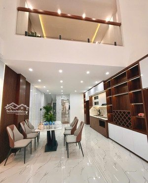 chủ cần tiền bán gấp nhà trường chinh! lô góc vàng - sân để 10 xe - 3 phòng ngủ master! 50m x 6tầng