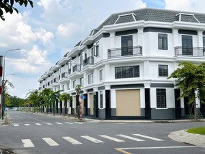 nhà phố xây sẵn tpm bình dương, chỉ 890tr, hỗ trợ vay 70%, nhận nhà ngay