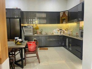 cô chúc gửi bán căn nhà để đi định cư, đang cho thuê kí hợp đồng 3 năm, 48m giá 930tr nhà ngay chợ