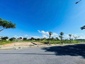 bán lô góc 3 mặt thoáng vị trí vip xây được cao tầng, view sông view cách bãi tắm 500m