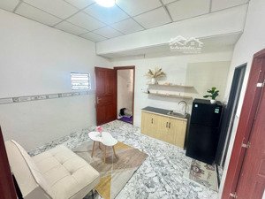 căn hộ penthouse 2pn view thoáng, có cửa sổ trời thang máy, sân thượng siêu chill - gần văn lang