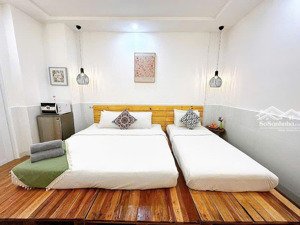 bán kín khách sạn 42 phòng mặt tiền phan xích long 11m x 18m cho thuê 300 triệu/tháng chỉ 59 tỷ