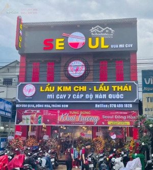 siêu phẩm nguyễn hoàng dt:70mx5t mt:6m thuê:lh:0354799178