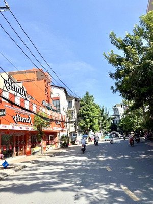 nóng siêu phẩm tân trụ- tân bình - 70m2 - 4 tầng - xe hơi ngủ trong nhà - vị trí cực đẹp chỉ 9.89