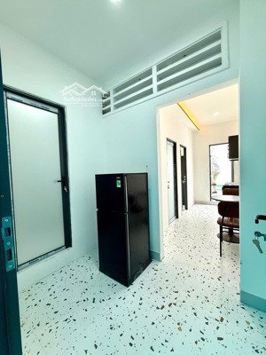 cho thuê chdv 2 phòng ngủ ban công tại quận phú nhuận - giáp quận 3