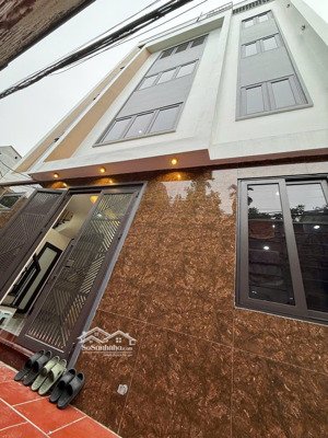 anh tôi cần bán căn tự xây mới 5 tầng chắc chắn để lại đồ xịn