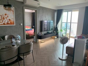 chính chủ bán căn 75m2. tầng trung. 2pn-2vs. full nội thất cực đẹp. cửa tn ban công đb.