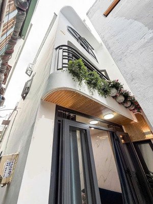 gia chủ kẹt vốn bán gấp, đ.ung văn khiêm, p15, bình thạnh, dt 59m2, giá 2 tỷ 990tr, sổ hồng riêng