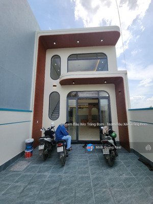 bán nhà mới 1 trệt 1 lửng 108m2, gần chợ và kcn giang điền, liền kề tổng kho miền đông 620ha