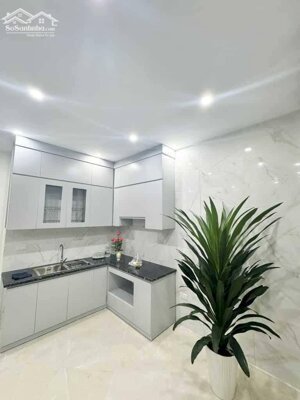 ** Bán Nhà Bát Khối, Long Biên 33m2, 5T giá 5,85 tỷ (ngõ thoáng, ô tô đỗ gần) **