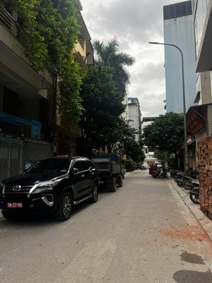 bán toà nhà building lạc long quân, tây hồ dòng tiền tốt, vỉa hè rộng, dt 110m2, giá 79 tỷ.