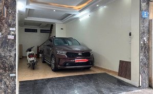 bán nhà hoàng quốc việt, 2 thoáng, ô tô đỗ cửa, 65m mt 4,5m hơn 20 tỷ