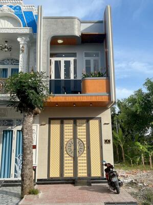 Nhà trệt lầu mới hiện đại Full nội thất - Kế trường đại học Y dược Cần Thơ