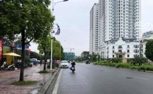 nhà phố hồng tiến , ô tô vào nhà, kinh doanh nhỏ, dòng tiền tốt, dân cư văn minh