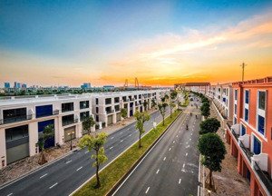 giá chỉ từ 7,7 tỷ duy nhất 1 căn shophouse 90m (2 tầng) nằm gần cổng chính hoàng gia