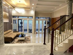 giảm mạnh chỉ 27,5 tỷ biệt thự cao cấp võ thị sáu q1 dt 113m2(6,4x18) nở hậu, 4 tầng full nội thất