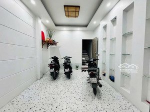 bán nhà 5 tầng mới tinh ngã tư hoàng quốc việt