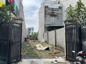 bán lô đất giá rẻ 80m2 giá 1 tỷ 600 triệu cách trường đh tài chính - marketing 300m- sổ hồng riêng