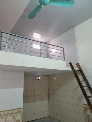 cho thuê nhà trọ tầng 1 khép kín, điện nước tự trả theo giá nhà nước. gí thuê rẻ nhất khu vực