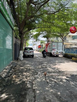giảm 300tr bán nhà 4*22m( sổ vuông vức) 2 mặt tiền hẻm. gần bv quận 12- mega hiệp phú- hẻm xe tải