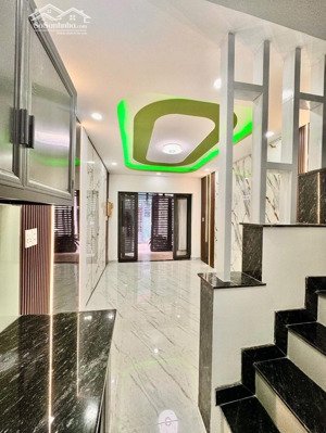 nhà xóm chiếu q4- 3 lầu đúc - 28m2 - ko qh- chỉ 3 tỷ nhỉnh