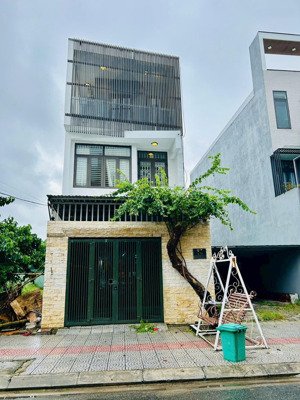 bán nhà 3 tầng đường nguyễn mậu tài. nằm đối lưng trục chính nguyễn phước lan.