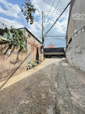 nhà 1 sẹc lê văn khương thới an quận 12 cũ 93m2 hẻm ô tô 4 tỷ 9.