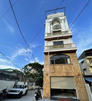 bán gấp căn 6 thang máy tây mỗ, dt 43m2 giá 8.7 tỷ, ô tô vf5 qua nhà, 3 bước ra ô tô tránh, gần mp