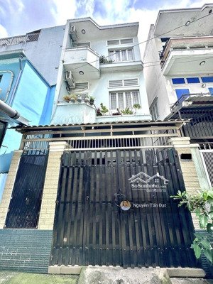 hiếm! nhà phan văn trị 60m2, đối diện emart - ngang 4m5 - hẻm oto - khu phân lô - chỉ 8 tỷ