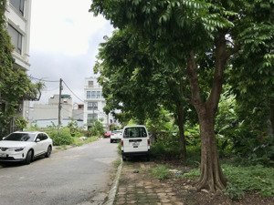 chính chủ bán đất phân lô vỉa hè, ô tô tránh, sát đường 22m nối kđt thạch bàn với nguyễn thời trung