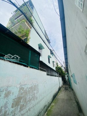 nhà 3 tầng btct trung tâm quận 6 hẻm ô tô ngủ nhà chỉ 6,5 tỷ diện tích: 4,5 x 16m