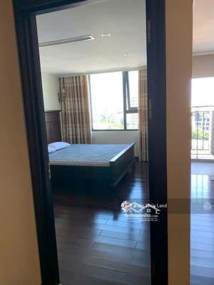 cho thuê căn hộ hc golden city 319 hồng tiến - tầng trung - vivew thoáng