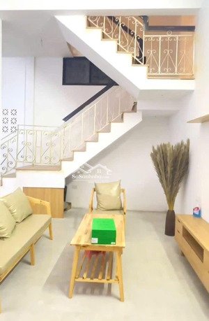 thái hà, đống đa. dt 48m² x 4 tầng, mt 6,5m, giá 12,8 tỷ. ngõ rộng thoáng, cách mặt phố 50m.