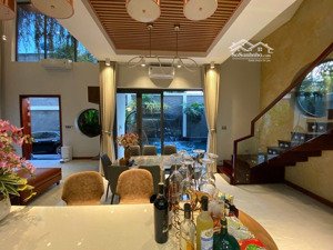 bán biệt thự sân vườn hồ bơi thới tam thôn