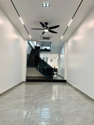 nhà 4 tầng xây mới mặt ngõ thông lạch tray buôn bán mọi mặt hàng