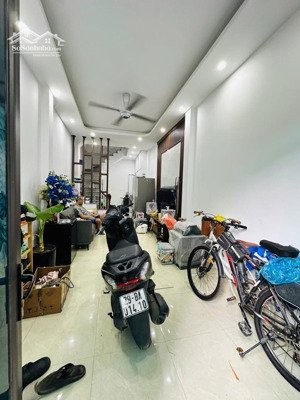 bán nhà hoàng hoa thám, nội thất xịn sò, sát phố, 33m2, 8.1 tỷ