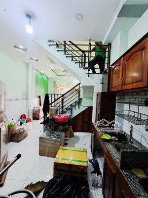 nhà 3 tầng quốc lộ 1a, gần liên khu 5-6, 4 pn, hxh đỗ cửa, chỉ 4.5 tỷ