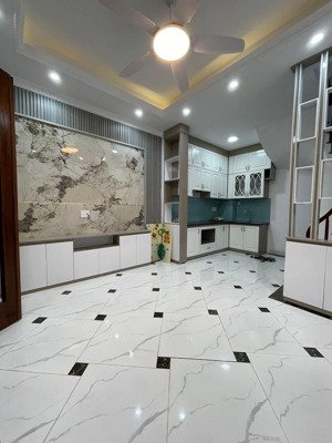 bán nhà phú thượng, tây hồ - nhà đẹp - 6 tầng -thoáng đẹp gần oto - dt 33m giá 6.99 tỷ.