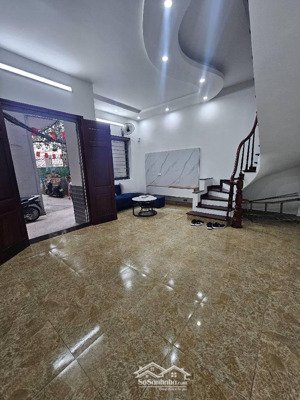 bán nhà cầu giấy, dt36m, mt4,5m, lô góc, gần ô tô, gần hồ, ngõ thông