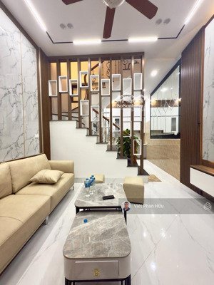 bán nhà nghi tàm trung tâm tây hồ, dân xây chắc chắn, yên tĩnh, sổ vuông nói không quy hoạch.