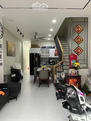 bán nhà gần aeon tân phú, 4x17m2, 3 tầng, 4pn, giá chỉ 6.35tỷ